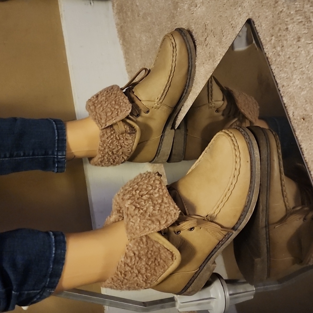 Boots, size 6, tan, faux fur - Picture 7 of 11